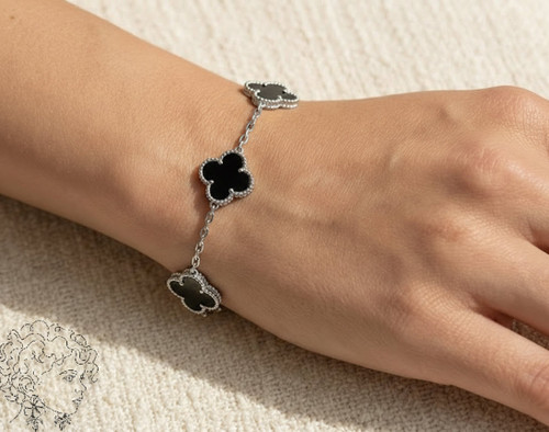 دستبند ونکلیف نقره ای